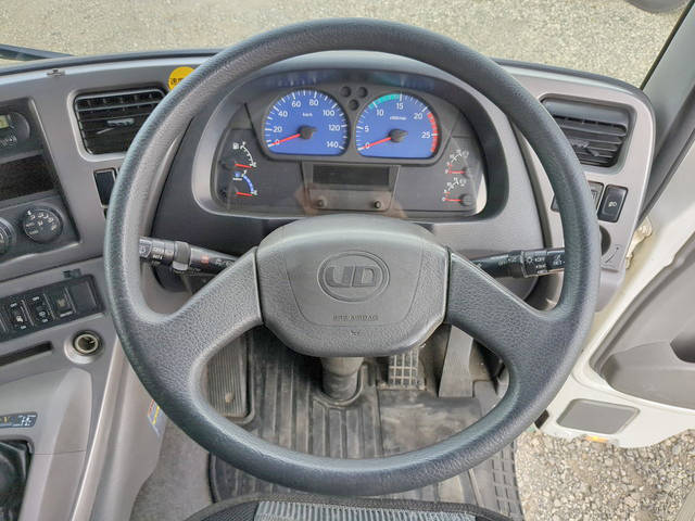 UDトラックスクオンアルミウイング大型（10t）[写真37]