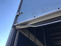 三菱ふそうキャンターアルミバン小型（2t・3t）[写真14]