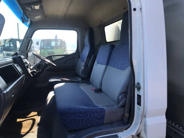 三菱ふそうキャンターアルミバン小型（2t・3t）[写真28]