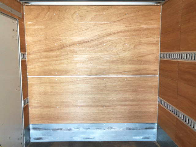 いすゞエルフアルミバン小型（2t・3t）[写真15]