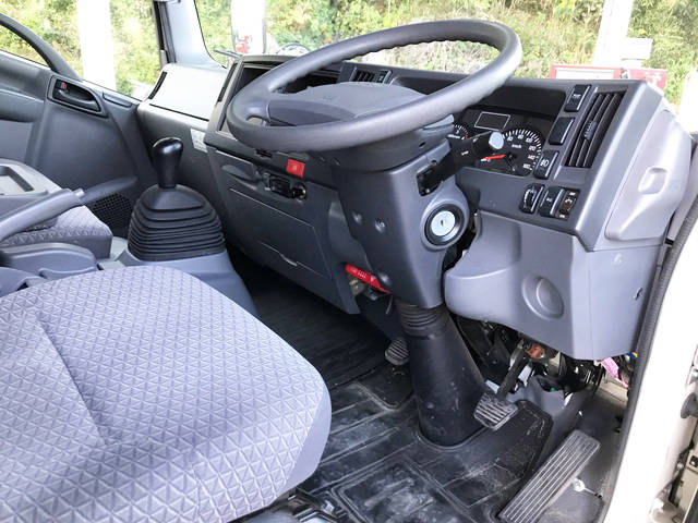 いすゞエルフアルミバン小型（2t・3t）[写真33]