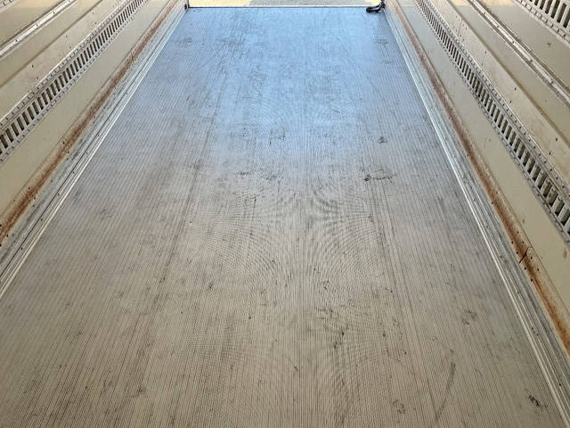 日野レンジャー冷凍車（冷蔵車）中型（4t）[写真16]