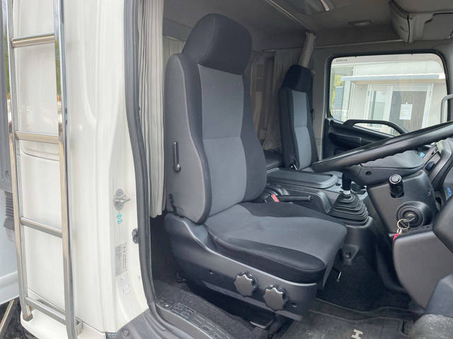 日野レンジャー冷凍車（冷蔵車）中型（4t）[写真28]