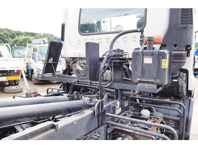 いすゞフォワードコンテナ専用車中型（4t）[写真10]
