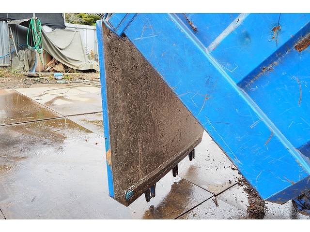 いすゞフォワードコンテナ専用車中型（4t）[写真16]