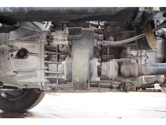 いすゞフォワードコンテナ専用車中型（4t）[写真25]