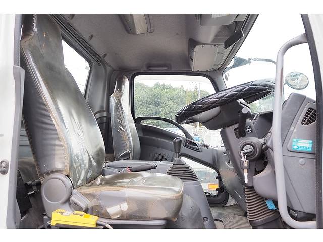 いすゞフォワードコンテナ専用車中型（4t）[写真34]