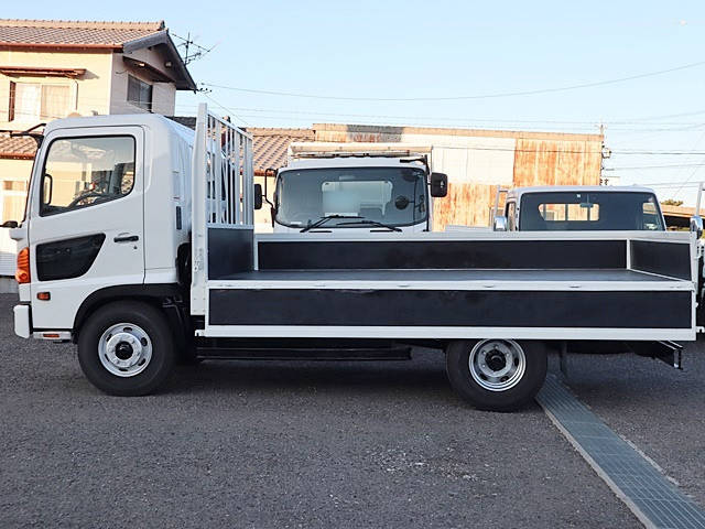 日野レンジャー平ボディ増トン（6t・8t）[写真13]