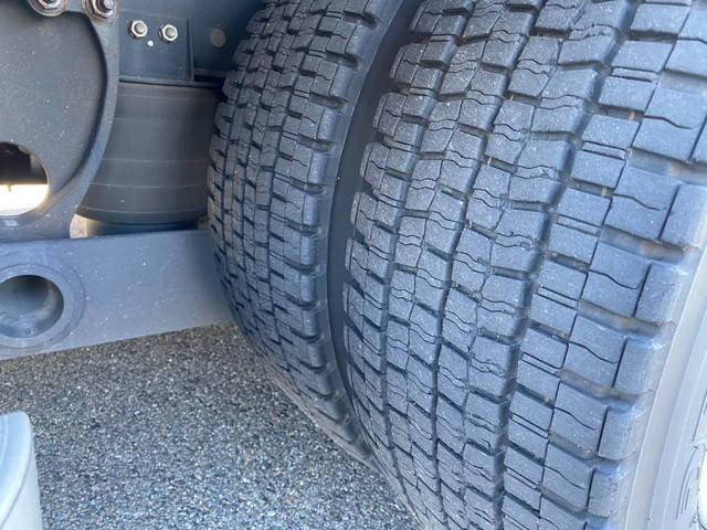 日野プロフィアパネルウイング大型（10t）[写真15]