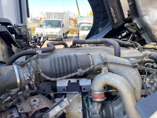 日野プロフィアパネルウイング大型（10t）[写真17]