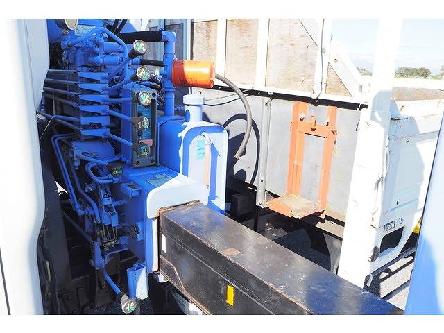 日産アトラスセルフクレーン4段小型（2t・3t）[写真16]