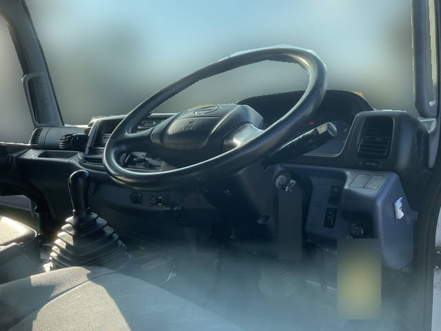 日野レンジャー平ボディ中型（4t）[写真25]