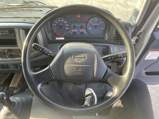 日野レンジャー平ボディ中型（4t）[写真27]