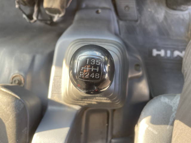 日野レンジャー平ボディ中型（4t）[写真29]