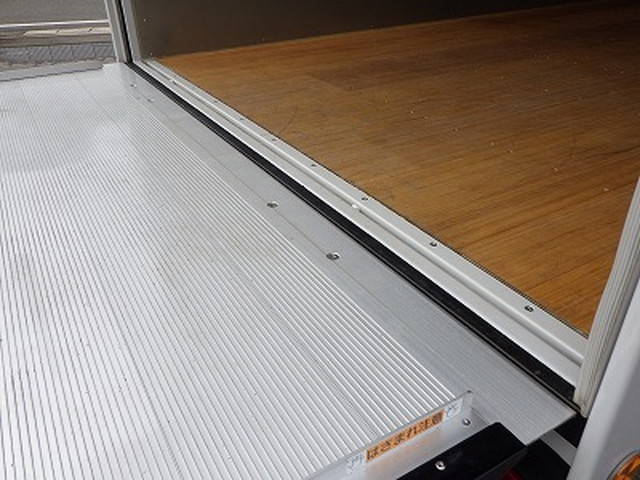 日野デュトロアルミバン小型（2t・3t）[写真12]