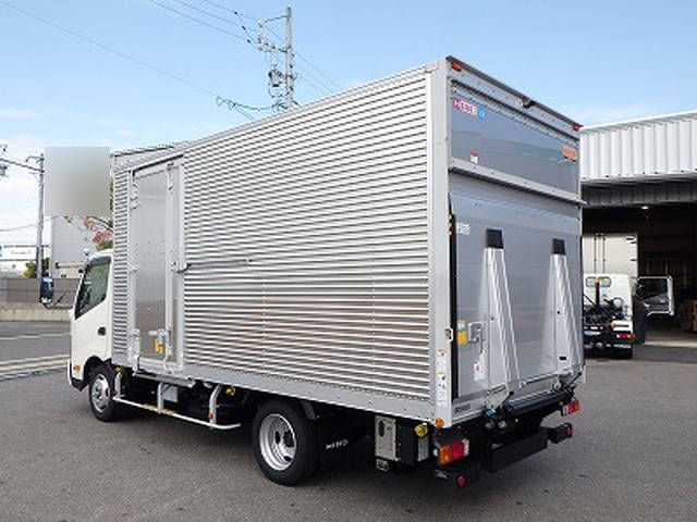 日野デュトロアルミバン小型（2t・3t）[写真04]