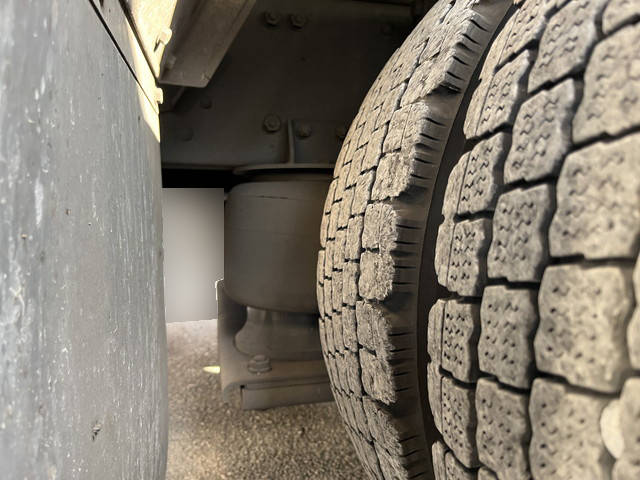 三菱ふそうスーパーグレートアルミウイング大型（10t）[写真18]