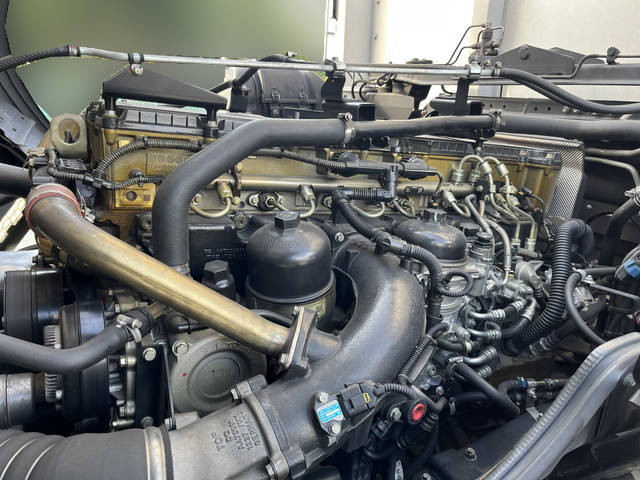 三菱ふそうスーパーグレートアルミウイング大型（10t）[写真19]