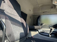 三菱ふそうスーパーグレートアルミウイング大型（10t）[写真20]