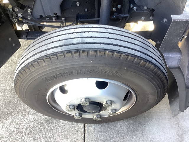 三菱ふそうキャンタークレーン5段小型（2t・3t）[写真16]