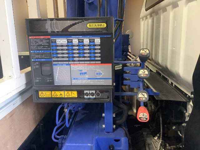 三菱ふそうキャンタークレーン5段小型（2t・3t）[写真07]