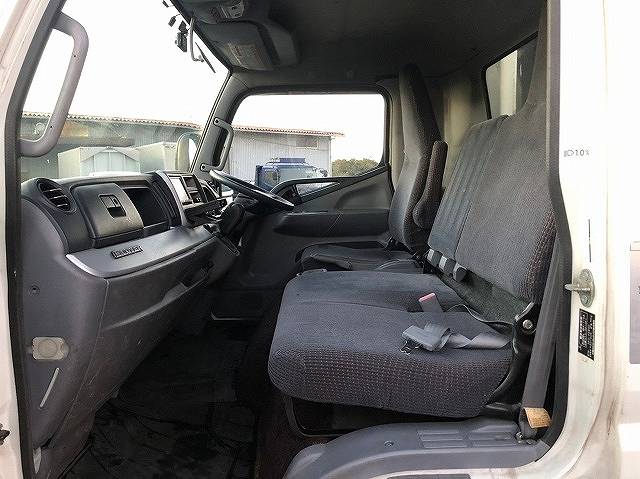 三菱ふそうキャンターアルミウイング小型（2t・3t）[写真19]