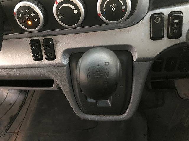 三菱ふそうキャンターアルミウイング小型（2t・3t）[写真22]