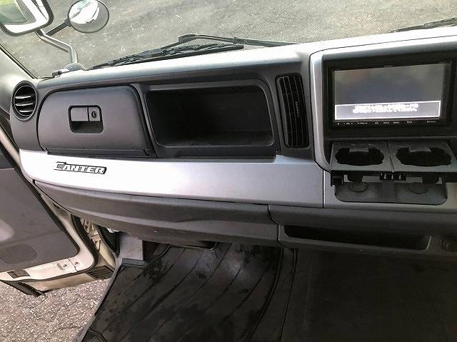 三菱ふそうキャンターアルミウイング小型（2t・3t）[写真27]