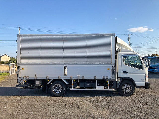 三菱ふそうキャンターアルミウイング小型（2t・3t）[写真03]