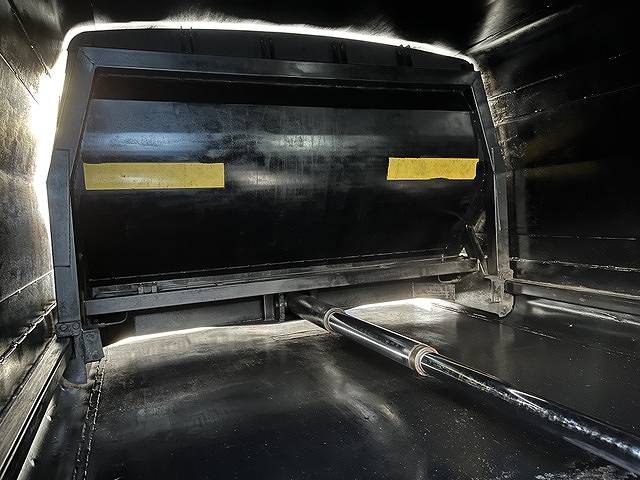 いすゞエルフパッカー車（塵芥車）小型（2t・3t）[写真11]