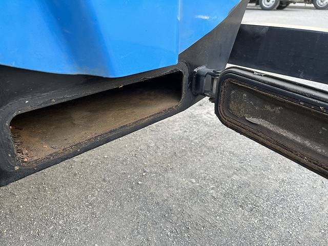 いすゞエルフパッカー車（塵芥車）小型（2t・3t）[写真26]