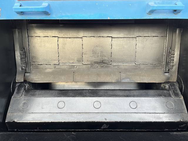 いすゞエルフパッカー車（塵芥車）小型（2t・3t）[写真08]