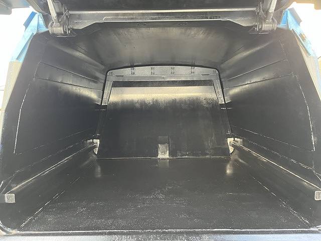 いすゞエルフパッカー車（塵芥車）小型（2t・3t）[写真09]