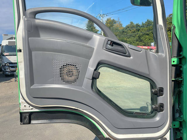 いすゞフォワードパッカー車（塵芥車）中型（4t）[写真29]