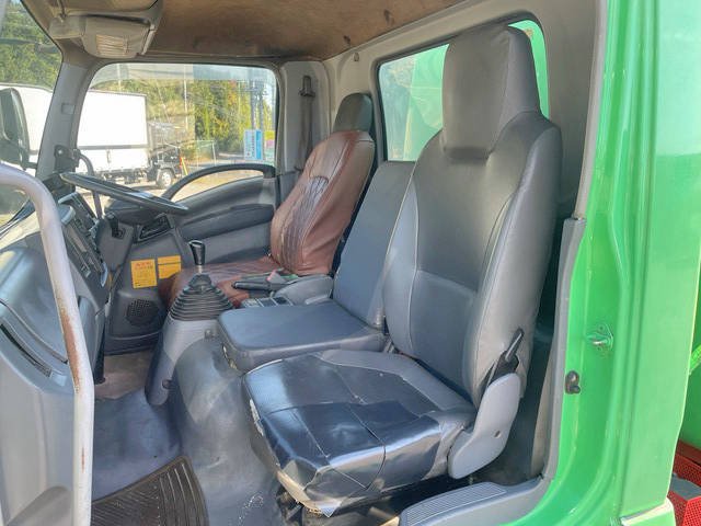 いすゞフォワードパッカー車（塵芥車）中型（4t）[写真32]