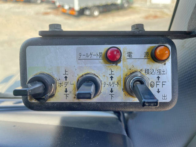 いすゞフォワードパッカー車（塵芥車）中型（4t）[写真37]