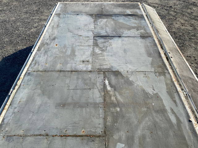 日野デュトロ平ボディ小型（2t・3t）[写真11]