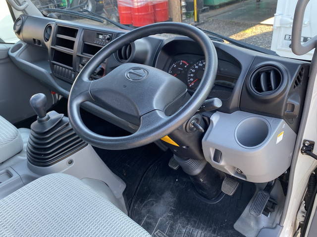 日野デュトロ平ボディ小型（2t・3t）[写真28]