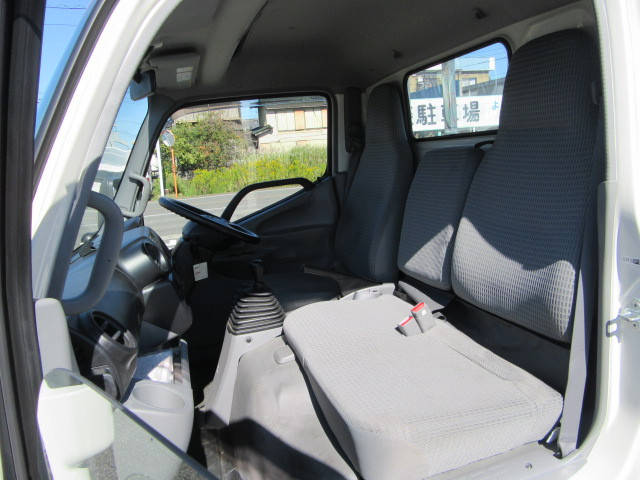 トヨタダイナ平ボディ小型（2t・3t）[写真24]