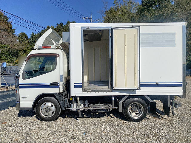 三菱ふそうキャンター冷凍車（冷蔵車）小型（2t・3t）[写真04]