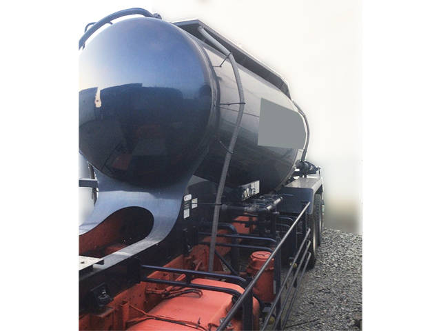 いすゞギガバルク車（粉粒体運搬車）大型（10t）[写真12]