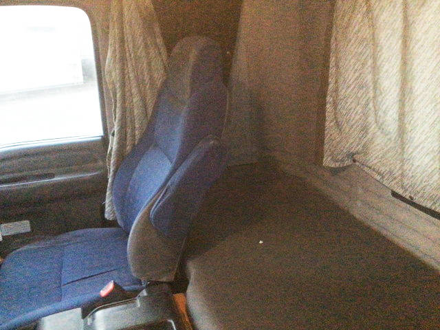 いすゞギガバルク車（粉粒体運搬車）大型（10t）[写真24]