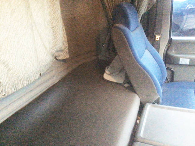 いすゞギガバルク車（粉粒体運搬車）大型（10t）[写真25]