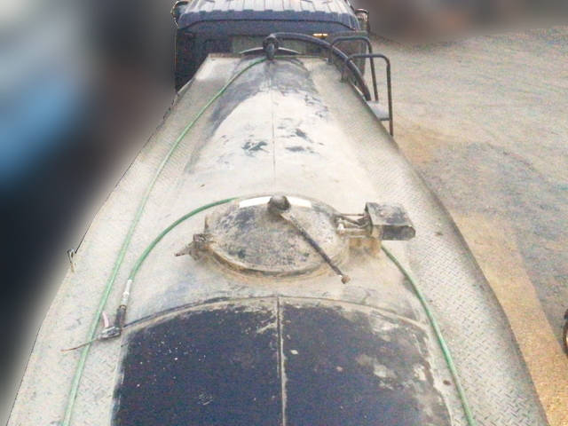 いすゞギガバルク車（粉粒体運搬車）大型（10t）[写真06]