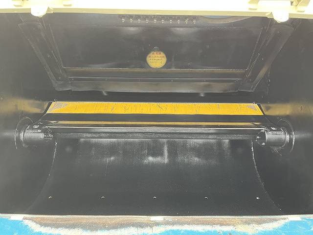 いすゞエルフパッカー車（塵芥車）小型（2t・3t）[写真10]