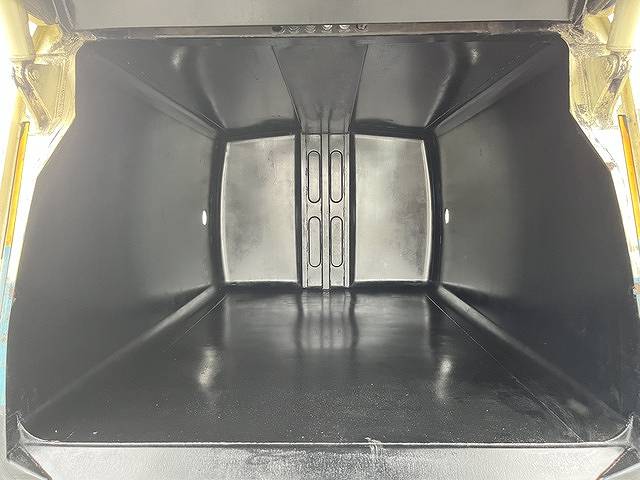 いすゞエルフパッカー車（塵芥車）小型（2t・3t）[写真11]