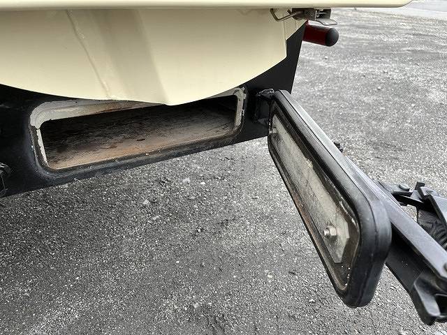 いすゞエルフパッカー車（塵芥車）小型（2t・3t）[写真28]