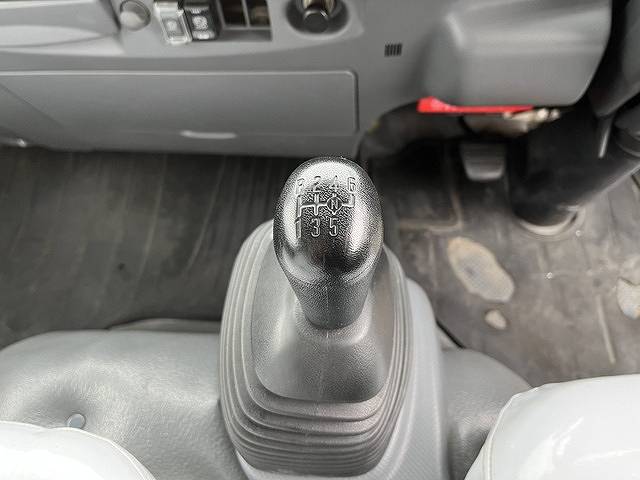 いすゞエルフパッカー車（塵芥車）小型（2t・3t）[写真31]