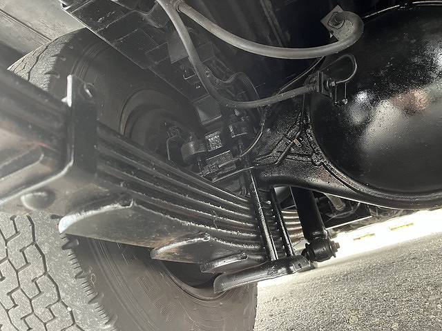 いすゞエルフパッカー車（塵芥車）小型（2t・3t）[写真38]