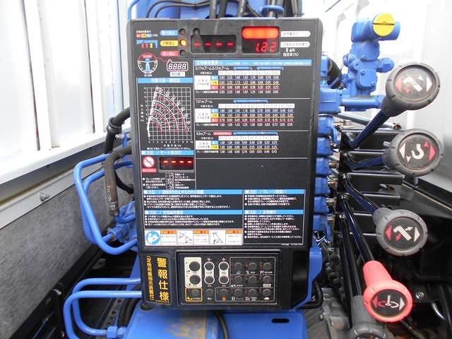 三菱ふそうキャンタークレーン4段小型（2t・3t）[写真11]